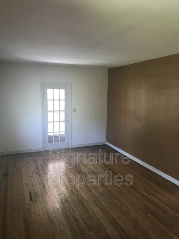 2421 Wedgewood Ave - Photo 5 of 16