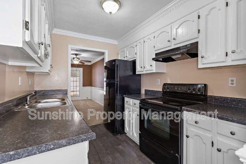5795 Rivermill Cir - Photo 3 of 9