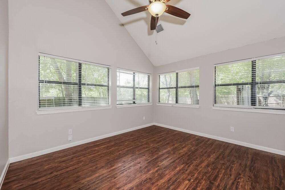 657 Edgewood Dr - Photo 4 of 17