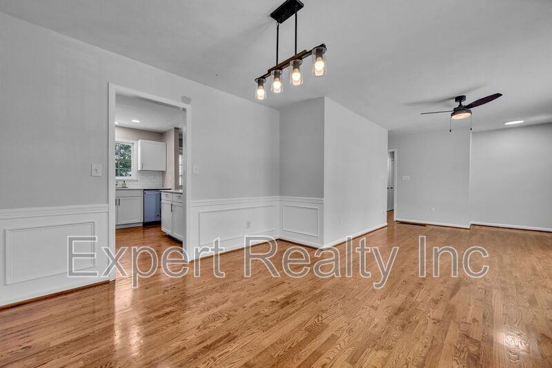 1064 Caribbean Cir - Photo 5 of 32