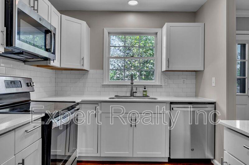 1064 Caribbean Cir - Photo 7 of 32