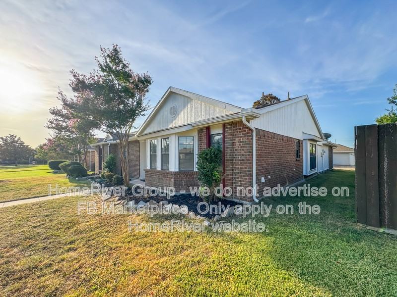 1644 Craig Dr - Photo 2 of 23