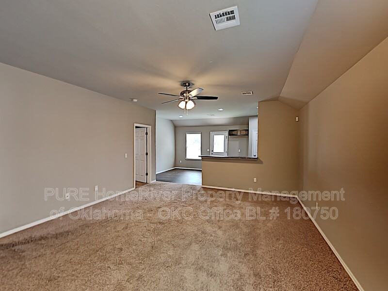 9304 Nw 70th St - Photo 2 of 20