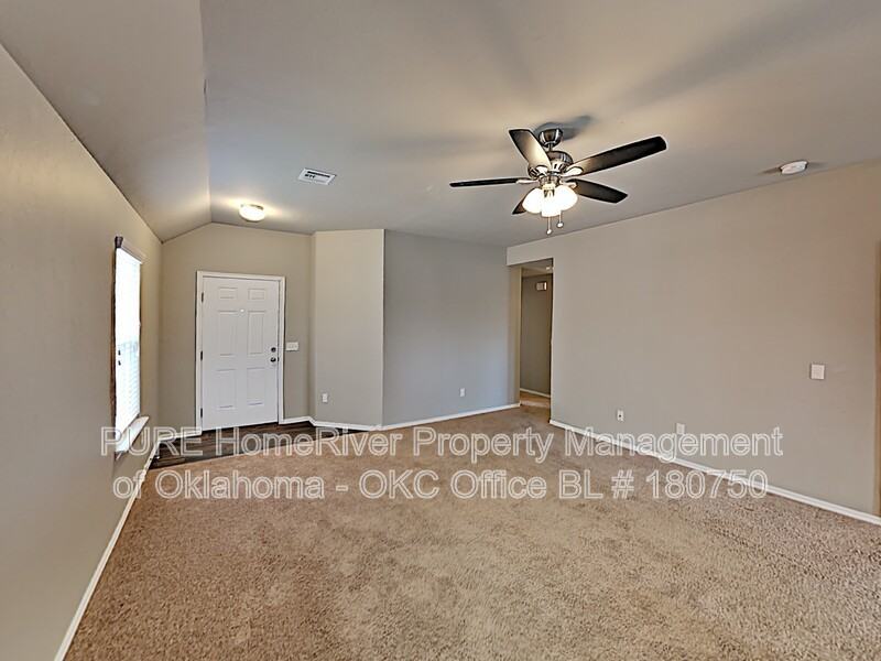 9304 Nw 70th St - Photo 3 of 20