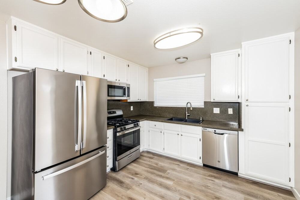 601 Freeburg Pl - Photo 5 of 16