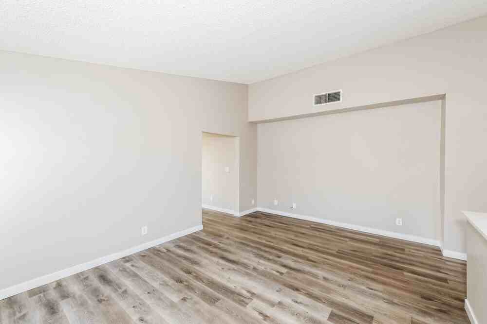 601 Freeburg Pl - Photo 6 of 16