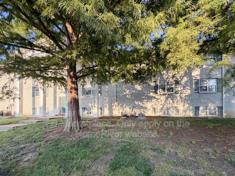 1646 Towne Dr #C - Photo 2 of 18