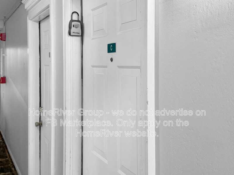 1646 Towne Dr #C - Photo 4 of 18