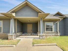909 Sw 92nd St - Photo 1 of 1