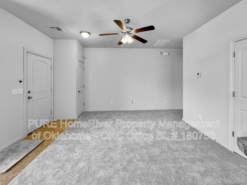 909 Sw 92nd St - Photo 4 of 18