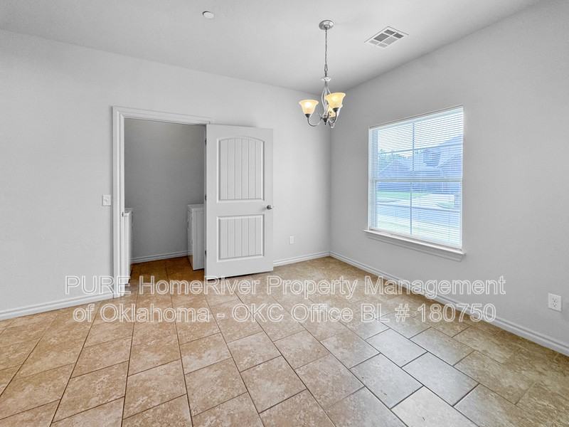 909 Sw 92nd St - Photo 5 of 18