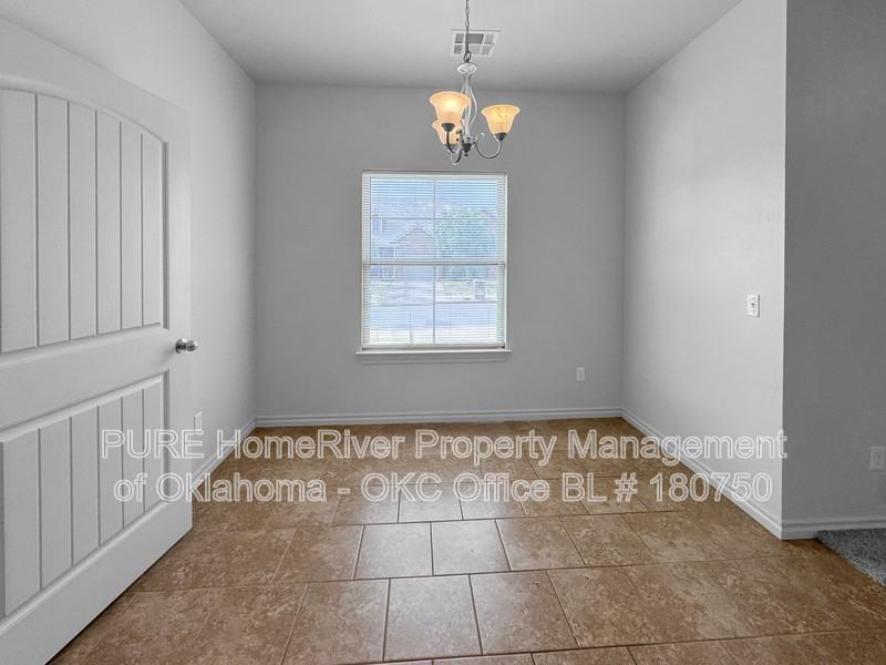 909 Sw 92nd St - Photo 6 of 18
