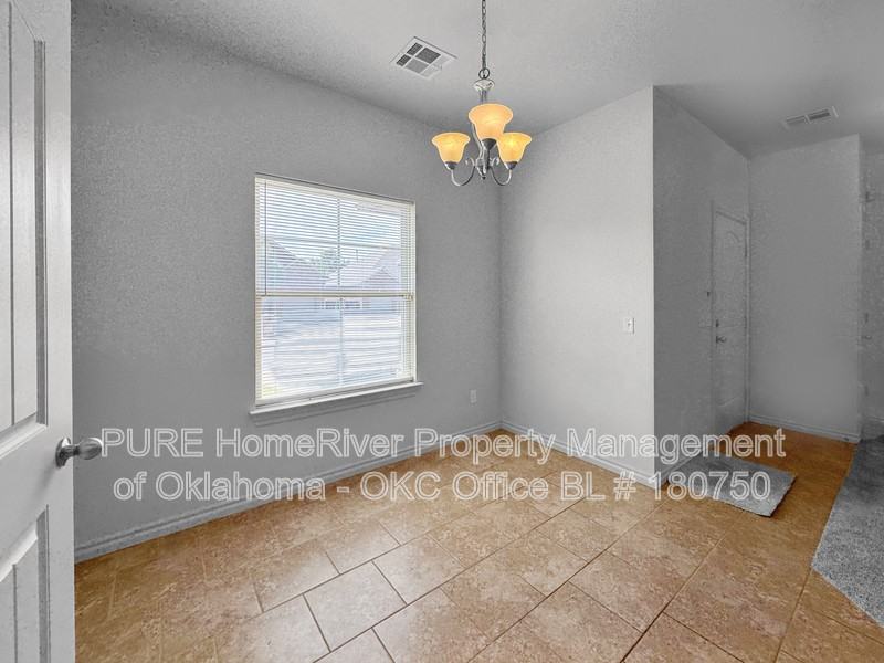 909 Sw 92nd St - Photo 7 of 18