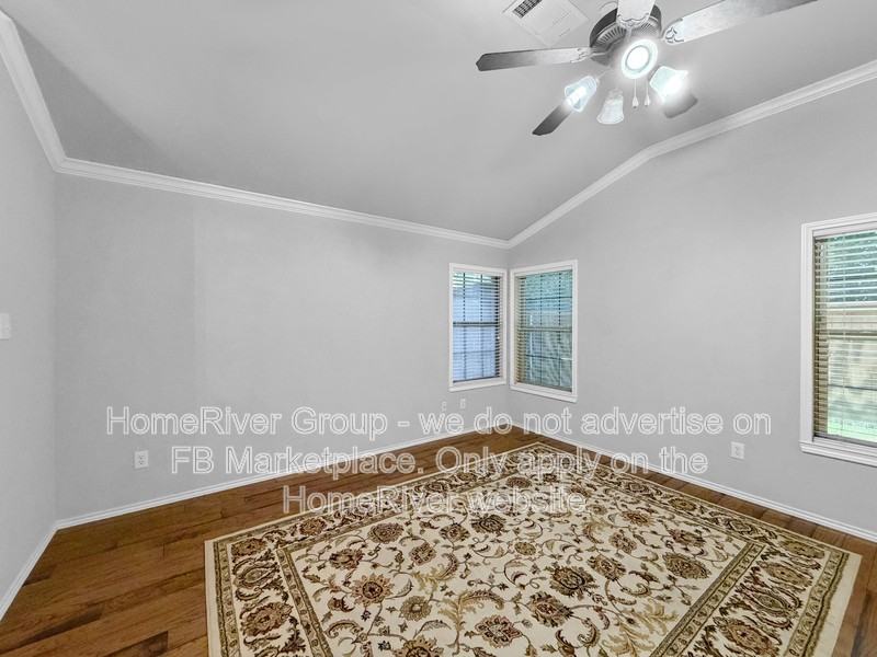 1175 Sophia St - Photo 3 of 22