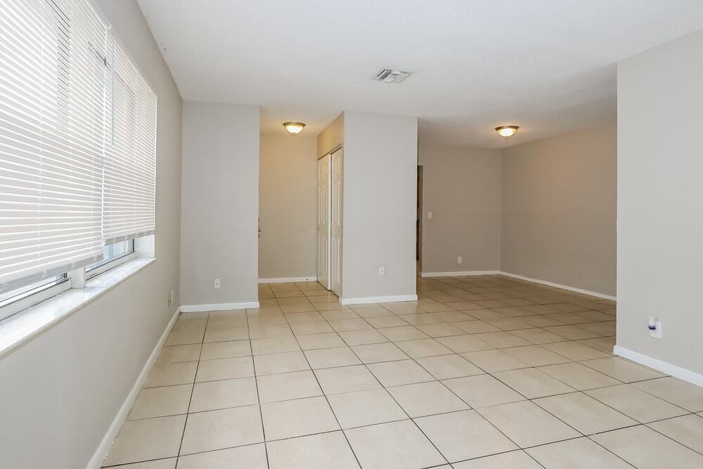 1931 N Seacrest Blvd - Photo 5 of 16