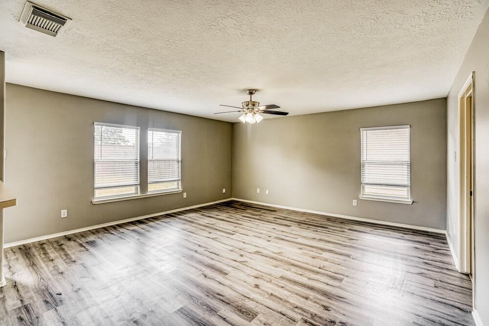 7318 Cypress Prairie Dr - Photo 4 of 17