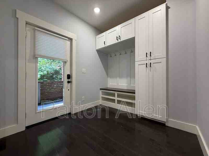 92 Hibriten Dr - Photo 3 of 34