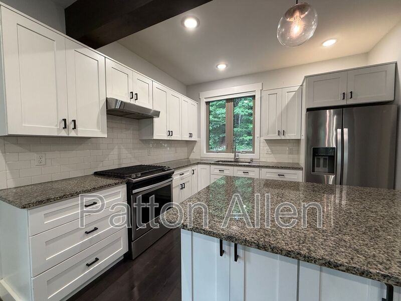 92 Hibriten Dr - Photo 6 of 34
