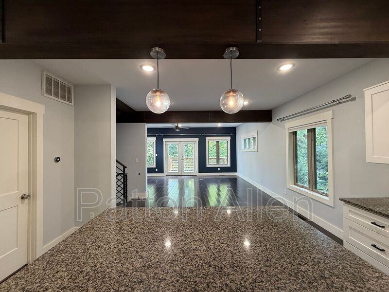 92 Hibriten Dr - Photo 7 of 34