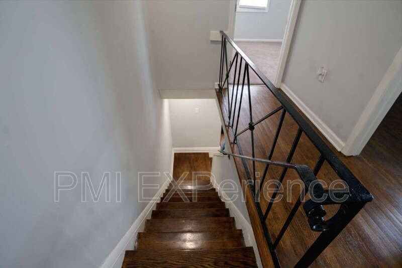 2304 Lakewood St - Photo 5 of 29