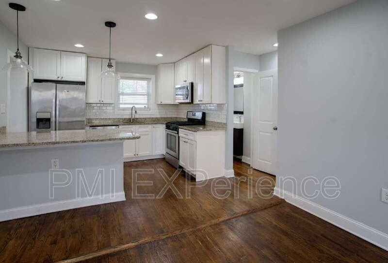 2304 Lakewood St - Photo 7 of 29