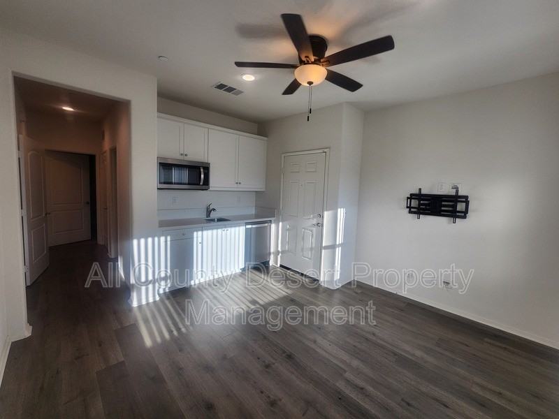 44430 Beringer Dr - Photo 2 of 9