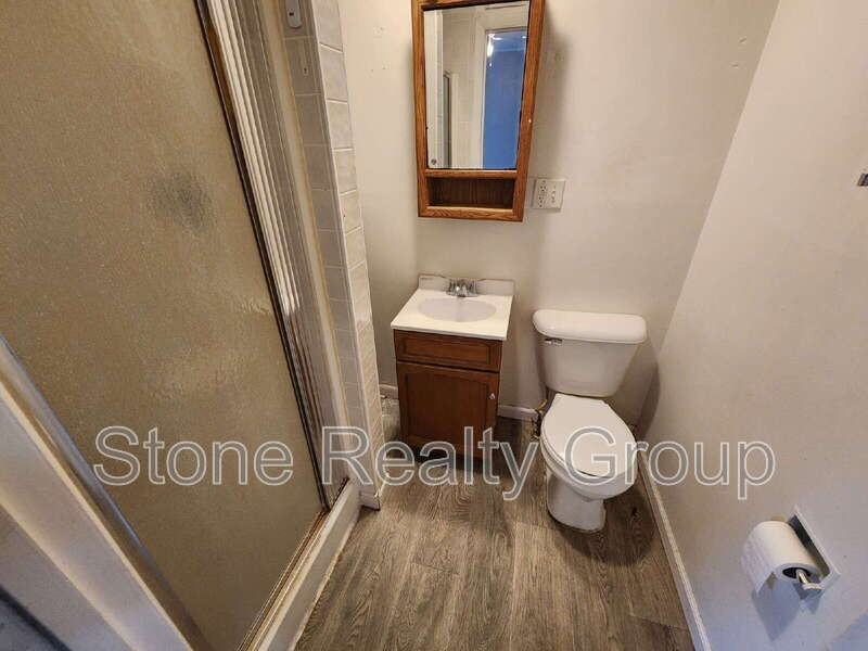 214 S 10th St #A - Photo 4 of 5