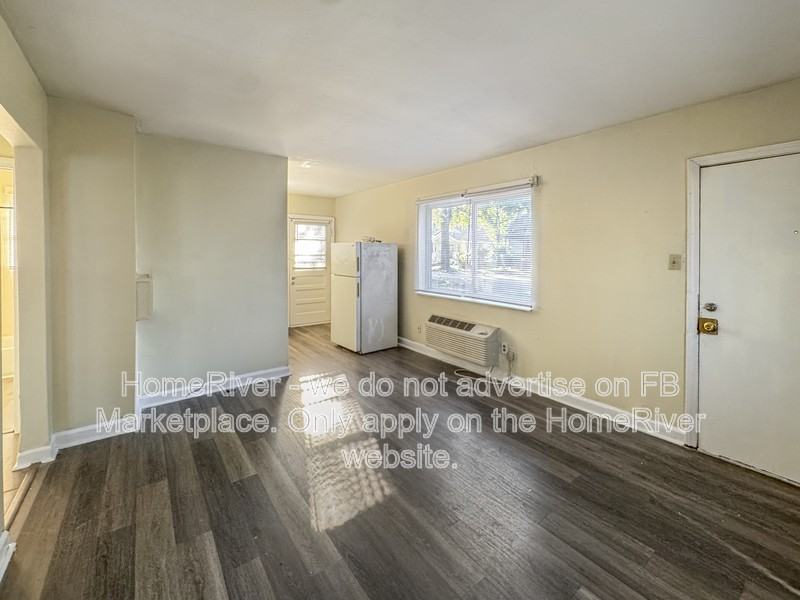 2413 Laurel St #A - Photo 5 of 18