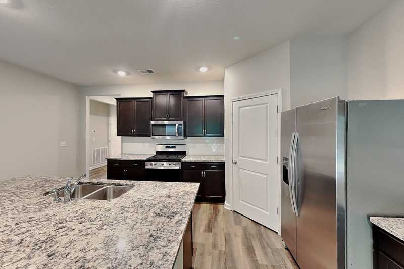 5071 Shellback Dr - Photo 3 of 21