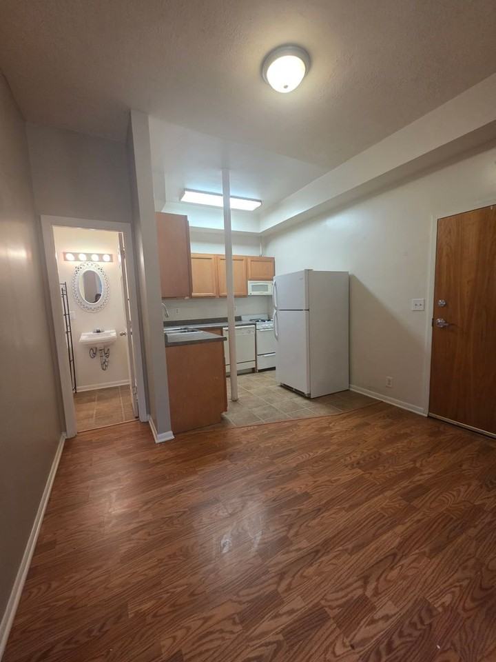 563 S 26th Ave Apartments - Photo 3 of 6