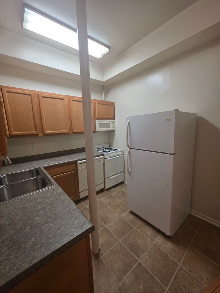 563 S 26th Ave Apartments - Photo 4 of 6