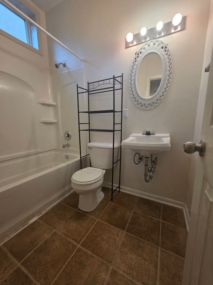 563 S 26th Ave Apartments - Photo 6 of 6