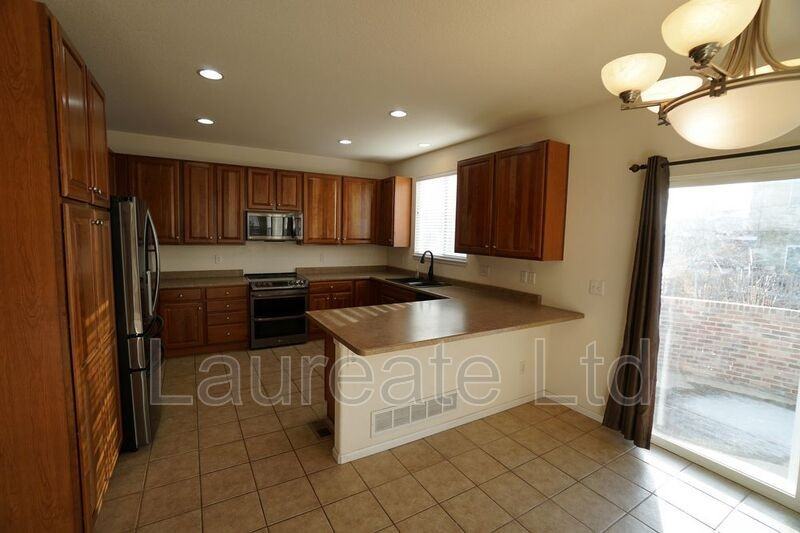 10213 Uravan St - Photo 2 of 31