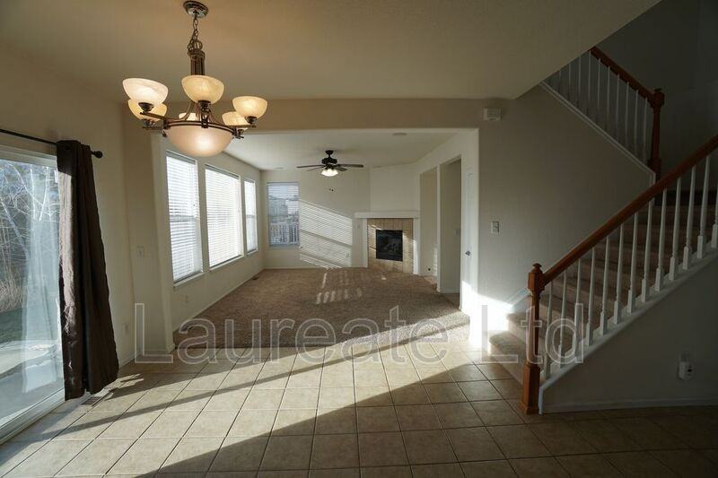 10213 Uravan St - Photo 5 of 31