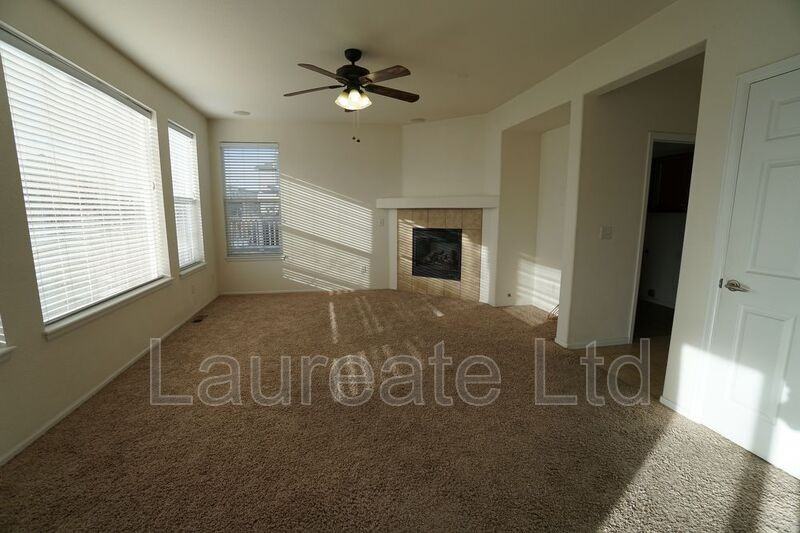 10213 Uravan St - Photo 6 of 31