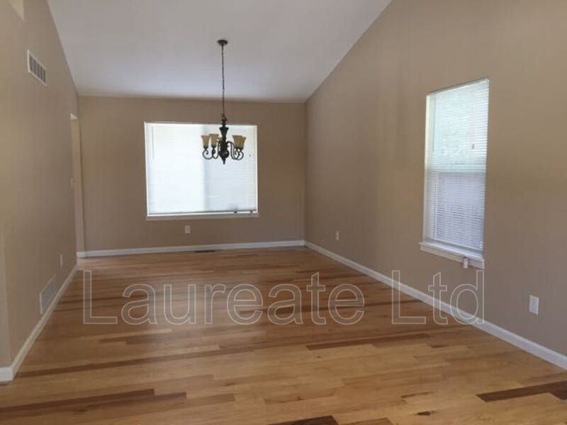 2072 S Oakland St - Photo 2 of 11