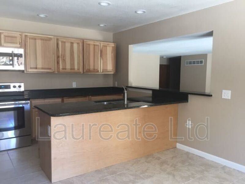 2072 S Oakland St - Photo 4 of 11