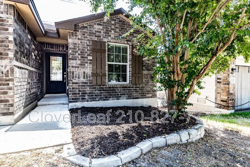 2218 York Bnd - Photo 4 of 33