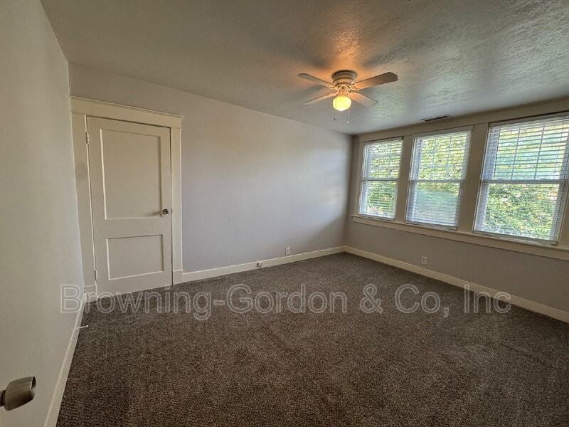 1804 B 15Th Ave. S - Photo 4 of 11