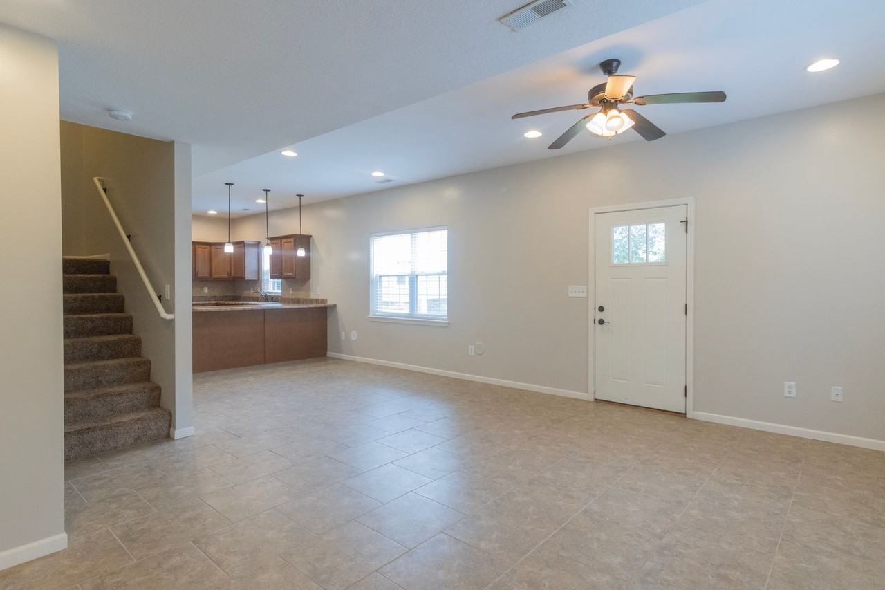 1337 W Broadway - Photo 7 of 46