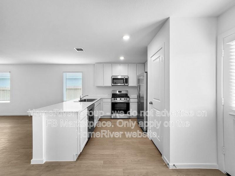 16480 Blossom Grove Dr - Photo 4 of 21