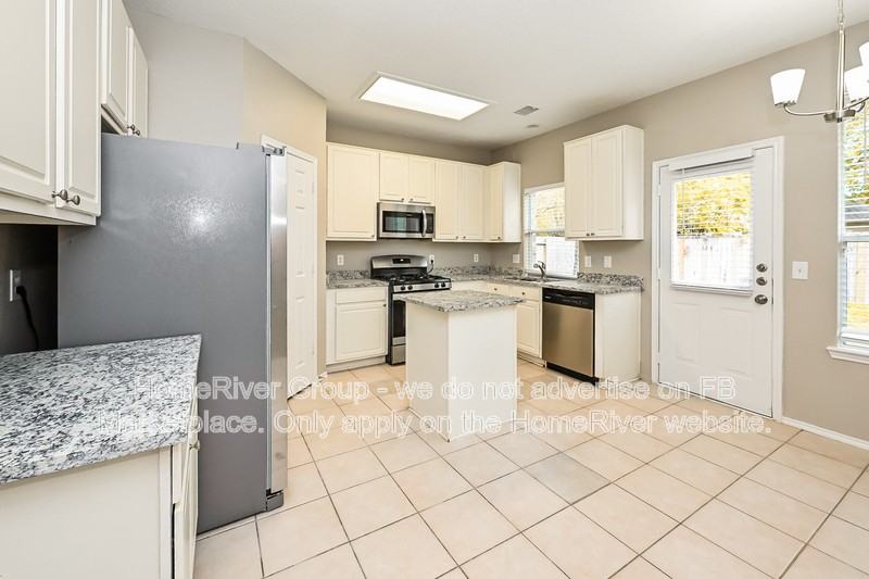 18722 Summer Anne Dr - Photo 7 of 22