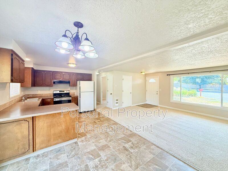 15204 Se 2nd Cir - Photo 4 of 23
