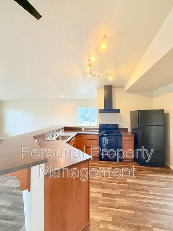 1710 Lincoln Ave - Photo 6 of 23