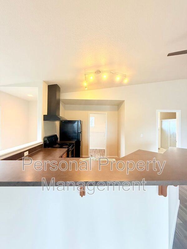 1710 Lincoln Ave - Photo 7 of 23
