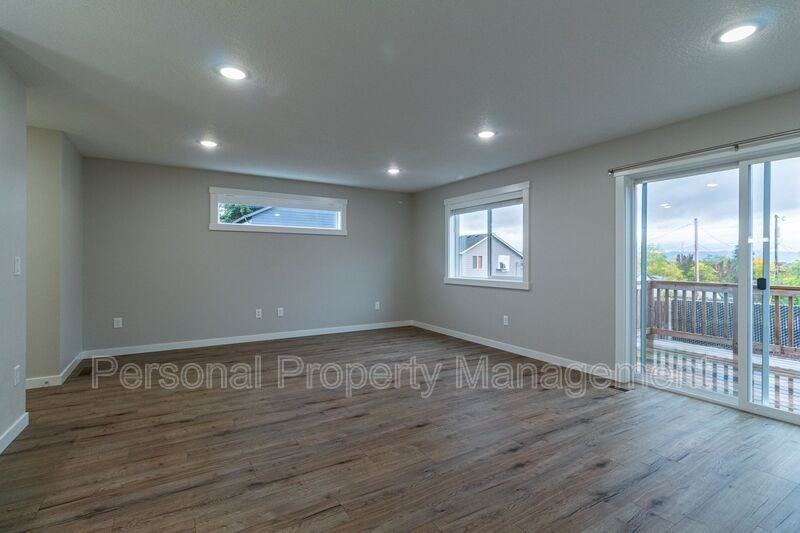 3810 Kauffman Ave - Photo 4 of 17