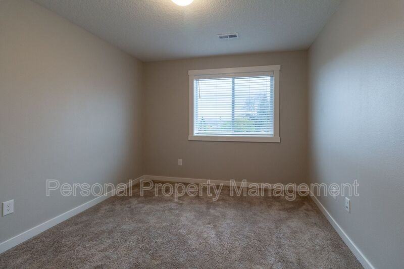 3810 Kauffman Ave - Photo 7 of 17