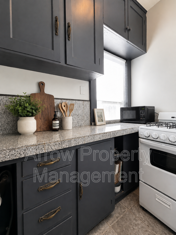1414 C St #5 - Photo 4 of 7