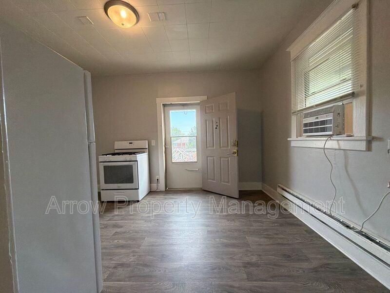1341 D St #2 - Photo 4 of 17