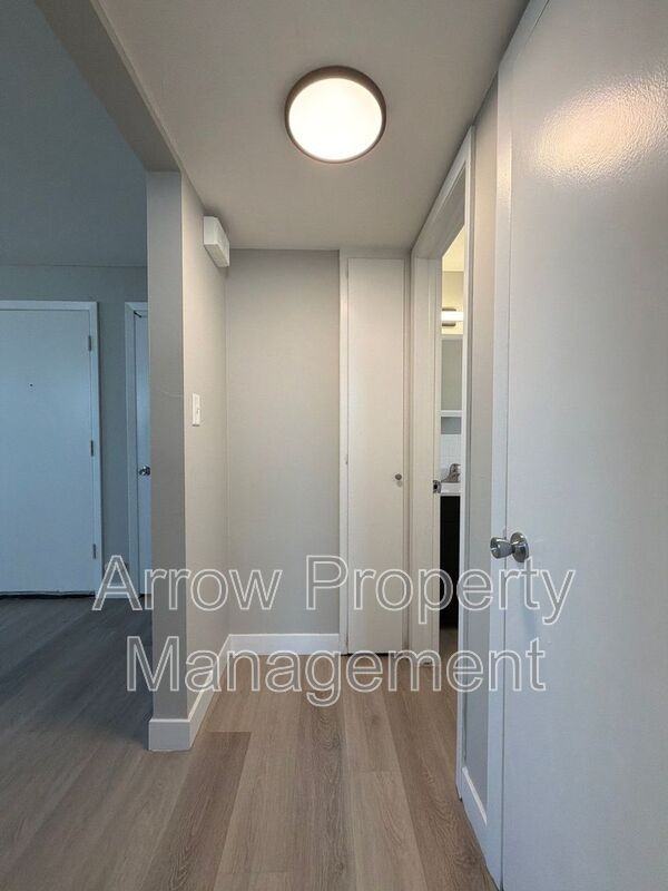 1100 S 25th St #3 - Photo 5 of 9
